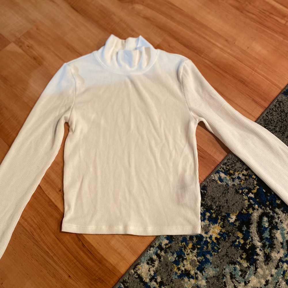 White, waffle material turtleneck from AE #summer #fall #trendy #cute